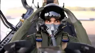 Kyria, una mujer piloto militar