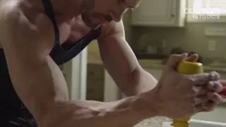 This Hot Dad Packs a Mean Lunch - Hot Dads Doing Chores
