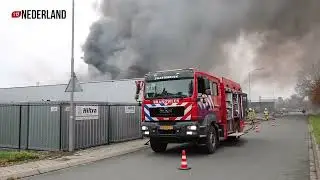 Zeer grote brand uitgebroken in bedrijfshal