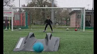 Allenamento giovani portieri, Leonardo VS Deviatore, training for young goalkeepers, divertimento!
