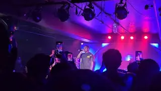 AZ 