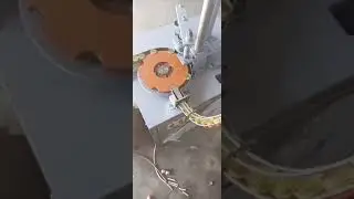 Automatic rotary single head lubricant oil cap lid wad foil liner inserting machine
