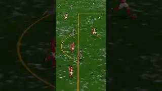 The goalkeeper was able to save the first goal but could not save the second goal. 🥺#ligaprobetcris