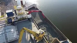 Bruce Oakley shipunloader from design to operation