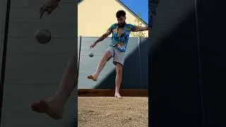 JONGLER AVEC UNE BOULE DE P&Eacute;TANQUE 🥴