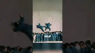 Мужчина каждый день бился о стену, надеясь снести ее и избежать тюрьмы.