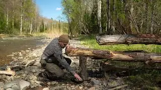A Slow Bushcraft Day by the River &ndash; Shelter, Fire & Peaceful Nature