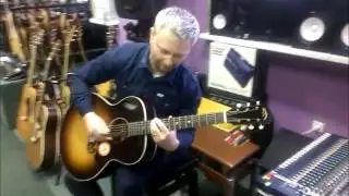 Evžen Hofmann z kapely Kry&scaron;tof a Sigma Guitars GJM SG-100 - Hudebn&iacute; Svět