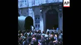 SYND 20 6 75 PRO-CHURCH DEMONSTRATORS EVACUATED FROM PATRIARCH'S PALACE