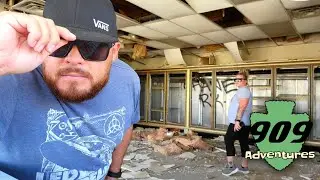Exploring A Decaying Service Station On The Way To Las Vegas