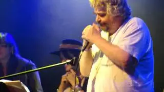 Daniel Johnston & Soko - Revolution (Los Angeles 7/22/11)