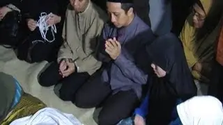 Pemakaman Ibunda Ustadz Yusuf Mansyur - Was Was 4 September 2013