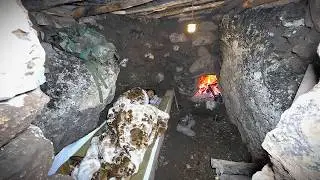 Побег от цивилизации, чтобы в одиночку построить надёжное зимнее убежище | Тихий кемпинг на природе