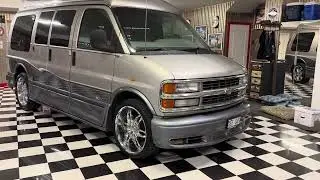 Chevy Van Express hitop - ett rullande lyxhotell 😎🥳