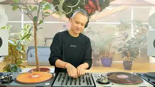 Satoshi Tomiie | themuddshow
