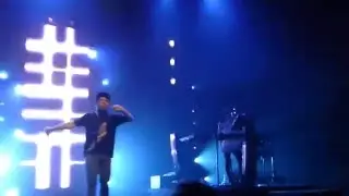 Chvrches - Under the Tide (HD) @ Columbiahalle Berlin 06.04.16