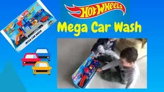Unboxing the Hot Wheels Mega Car Wash