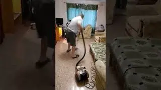 Пылесосим пол с параличом рук ДЦП не приговор