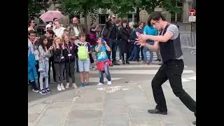 Zero; Notre Dame; busk