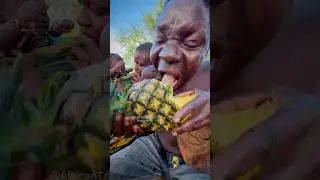 Chaba is so happy to eat pineapple#happy#funny #comedy #fruit #eatingshow#food