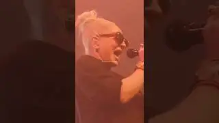 @sia  cantando 