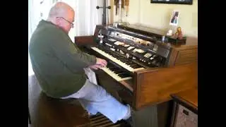 Mike Reed plays 