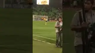 Jugador de Tigres Entrenando antes de su partido vs Santos Laguna en el estadio TSM