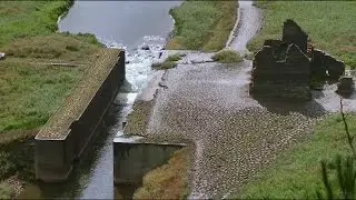 Au fond du lac de Guerl&eacute;dan, &agrave; Saint-Gelven - C&ocirc;tes-d'Armor (VOST)