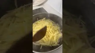 No volver&aacute;s a comer papas igual! 🥔✨ Solo cebolla, ajo y un secreto chino#foodshorts#Fyp#Viral2026