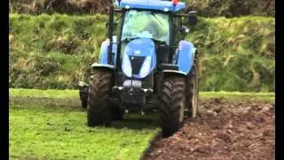 New Holland T 7.260 ploughing