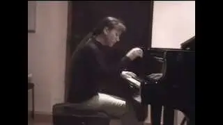 Yana Vassilive &eacute;l&egrave;ve de Michel Sogny joue ses Etudes Editions Durand