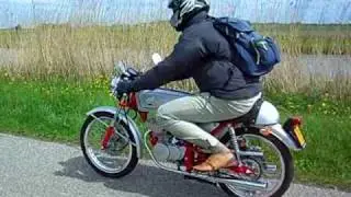 Honda Dream 50, 4 stroke sound 50cc moped from 1997 with DOHC motor.