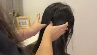 My friend trying ASMR for the first time! massaging and hair playing👭