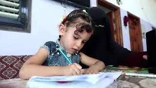 Gaza teacher offers online classes for children