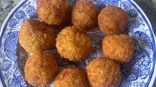 TRYING OUT COWBOY KENT ROLLINS FRIED MAC AND CHEESE BALLS! #cowboykentrollins #friedmacandcheese