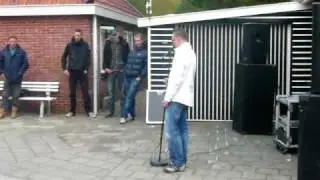 Eltjo zingt voor zijn Oma's 80ste Verjaardag live in Roderesch P1030132.MOV