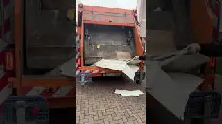 What happens to bulk waste in Germany 🇩🇪 #bulkwaste #wastemanagement #recycle #shorts