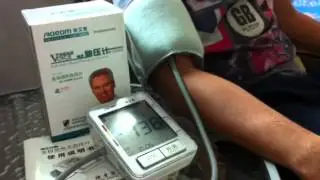 Premium blood pressure monitor with Mandarin voice assist by Singaporedeals