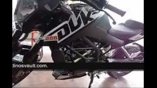 #Bikes@Dinos: KTM DUKE 200 Walkaround Video (Black and White Paint schemes)