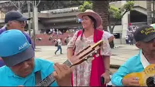 MEDIA VIDA la reina del parque berrio y el titán de dabeiba 