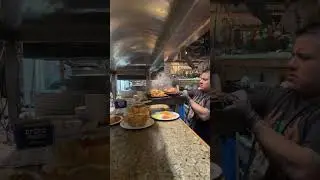 #viralshort #viralvideo #mexicanrestaurants #foodrunner