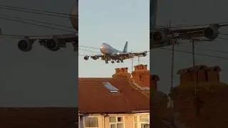 Watch How Low It Flies! Cathay Pacific Cargo B747 Over Myrtle Avenue! #CathayPacific #B747 #Aviation