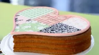 Como hacer modelado y pintar en una torta de cookies con forma de corazón
