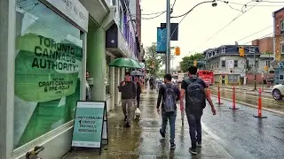 Toronto Walk - Queen St W, Downtown