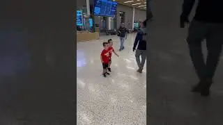#kckids #kansascity #hugs #airport #shorts #shortsfeed #shortsviral #grandparents #kids #escalator