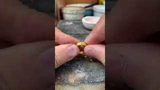 How to make a gold ring with beautiful gems. 🔥🔨 #gold #video #silver #viral #jewellry #jewelry
