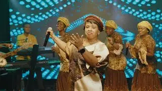LILIAN NNEJI BAND MEMBERS IN TEARS AS SHE GIFT THEM 3M EACH LIVE AT HER CONCERT