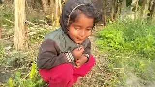 Miku Babu dekhe khet mei Aaj Pani pata raha hai bahut thand ke Mausam Hai #viral #bebi #cute #shots 