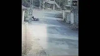 L&aacute; vem o homem macaco correndo atr&aacute;s de mim meme
