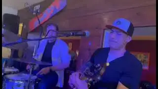 Kahiki Tunes &ndash; Live Cover Song Fink Sort of Revolution